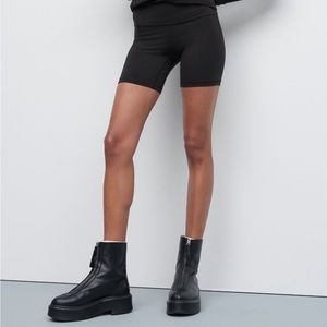 Lululemon Align HR Shorts 6”